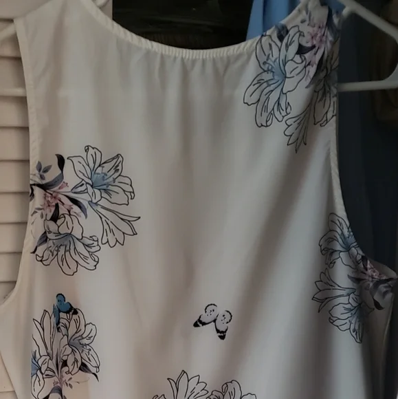 Polyester silky feel dress. Size Small/ medium. - Picture 3 of 4